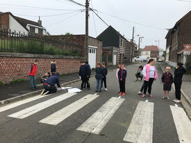 Les Petits Bonheurs 2018 Les élèves de l'IME en cours de création.